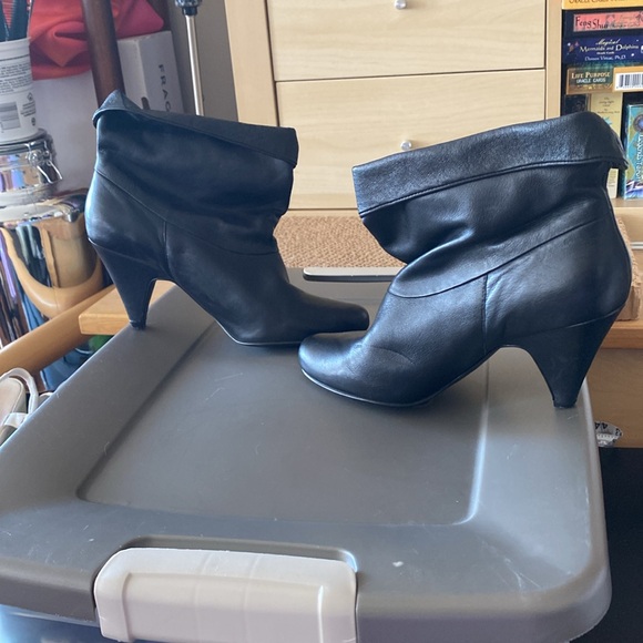 Black Steven Madden 3 1/4” heel boots used good condition - Picture 2 of 10